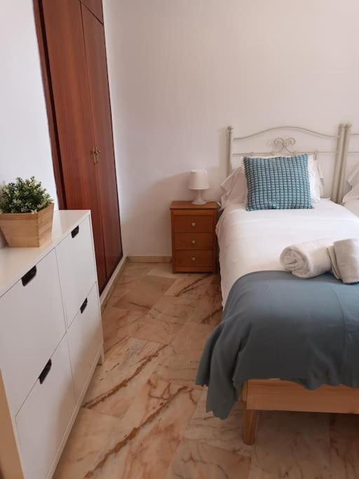 Apartamento Puerta Real Севилья Экстерьер фото