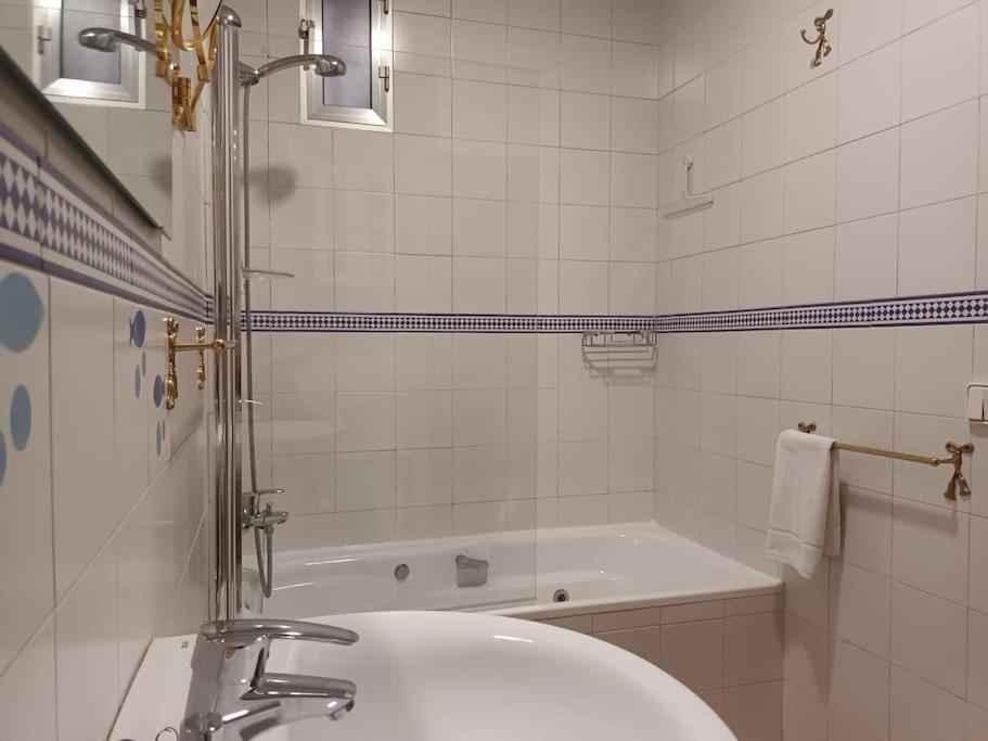 Apartamento Puerta Real Севилья Экстерьер фото